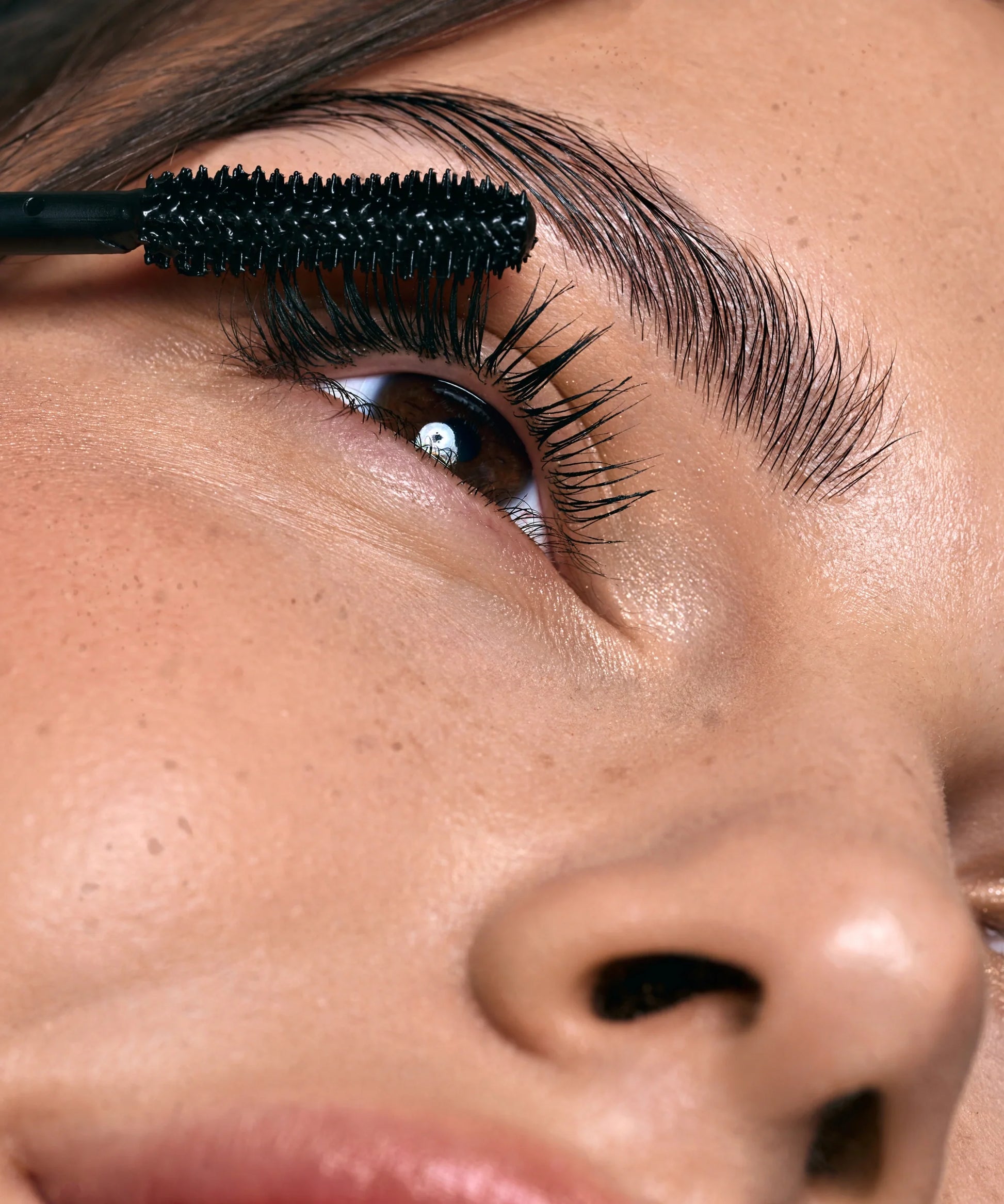 Volume Over Size Mascara Black- Photo 5